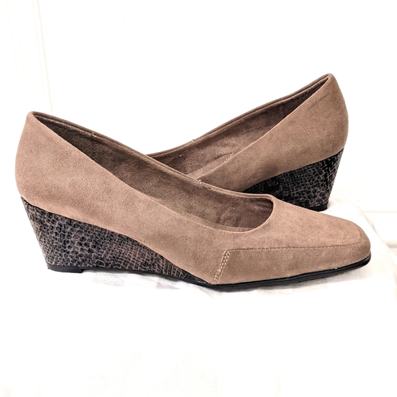 AEROSOLES Shoes - Aerosoles snake print wedges